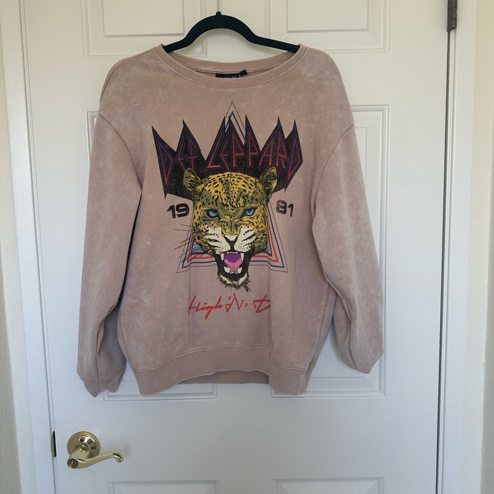 Def Leppard Graphic Sweatshirt